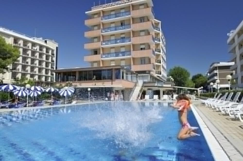 Hotel Palace Bibione Luaran gambar