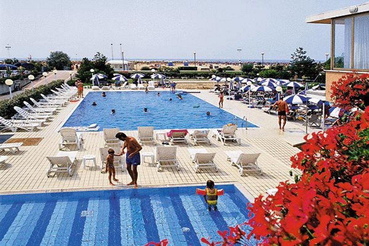 Hotel Palace Bibione Luaran gambar