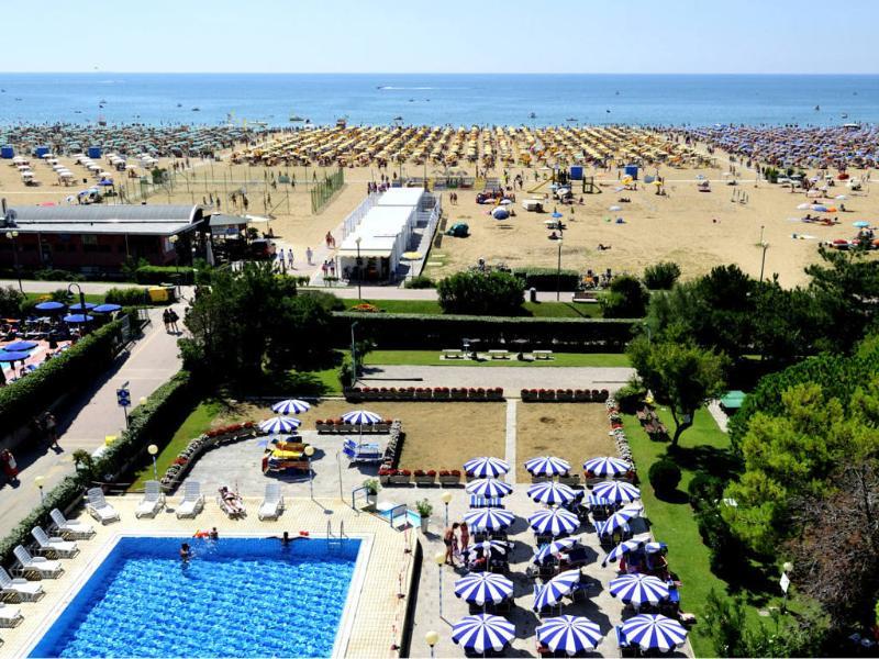 Hotel Palace Bibione Luaran gambar